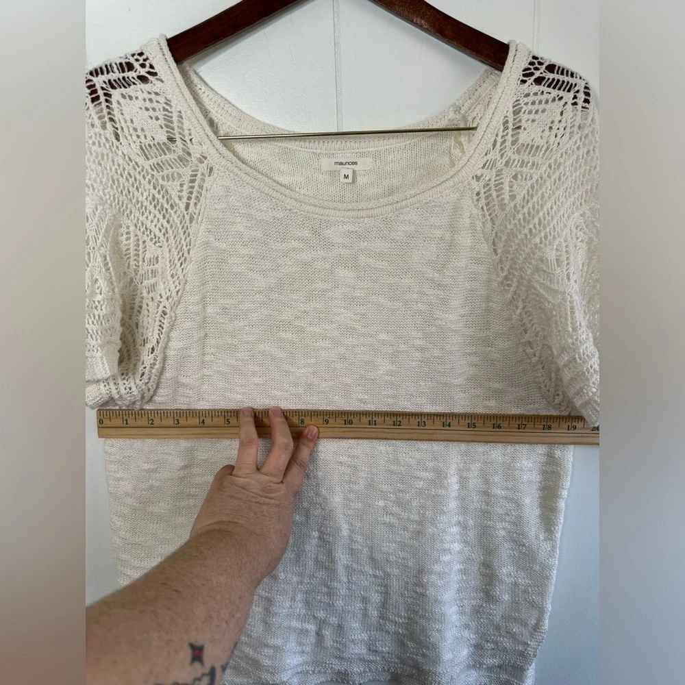 Maurice’s Short Sleeve Women’s Cream Sweater Size Medium